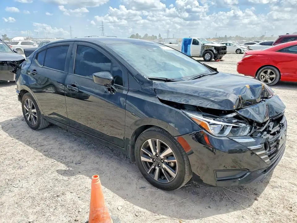 2024 NISSAN VERSA SV  