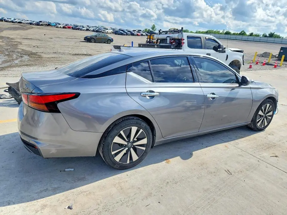 2019 NISSAN ALTIMA SV  
