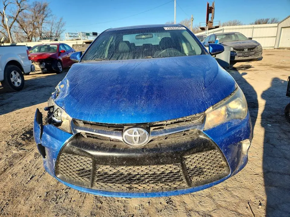 2017 TOYOTA CAMRY SE  