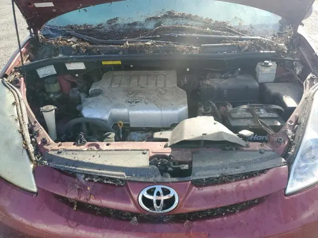 2010 TOYOTA SIENNA XLE  