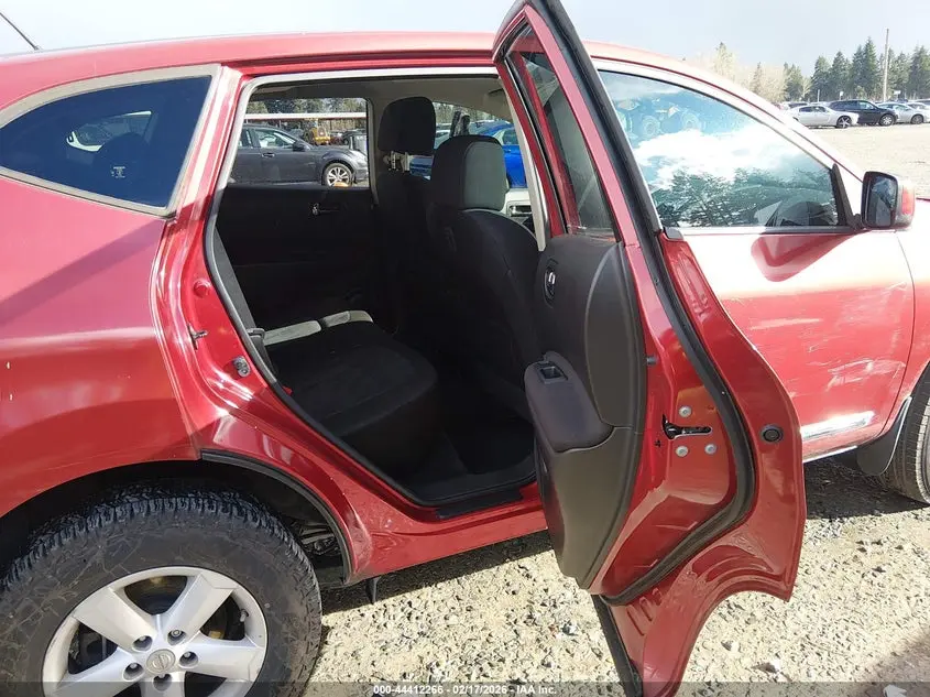 2013 NISSAN ROGUE S