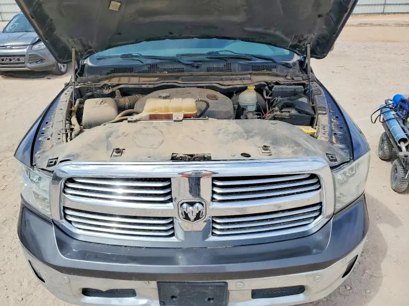 2015 RAM 1500 SLT  