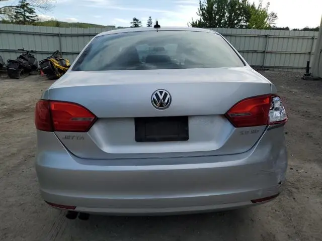 2011 VOLKSWAGEN JETTA SE  