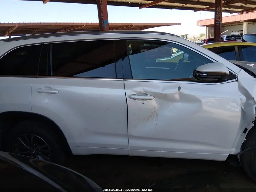 2017 TOYOTA HIGHLANDER XLE