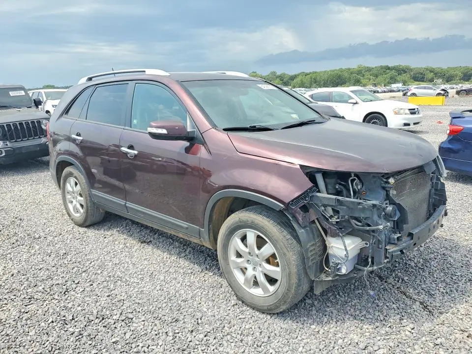 2013 KIA SORENTO LX  
