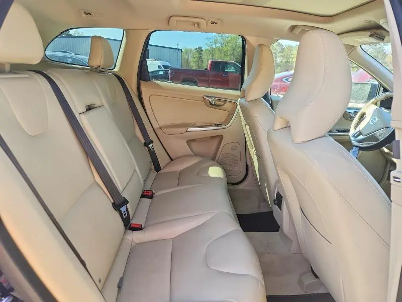 2015 VOLVO XC60 T6 PREMIER  