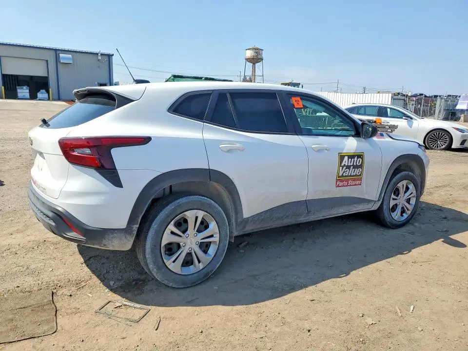 2025 CHEVROLET TRAX LS  