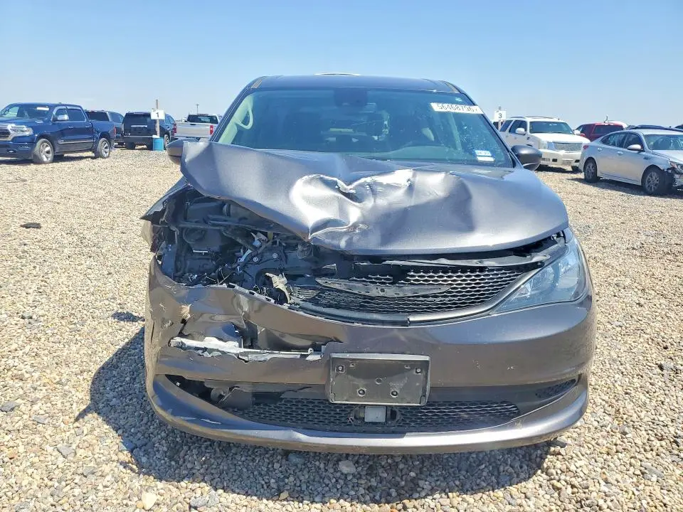 2023 CHRYSLER VOYAGER LX  