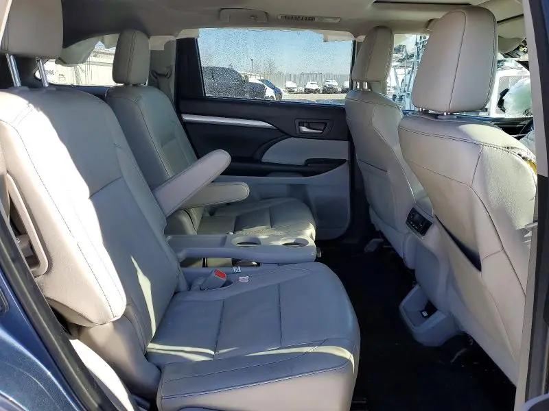 2015 TOYOTA HIGHLANDER XLE  