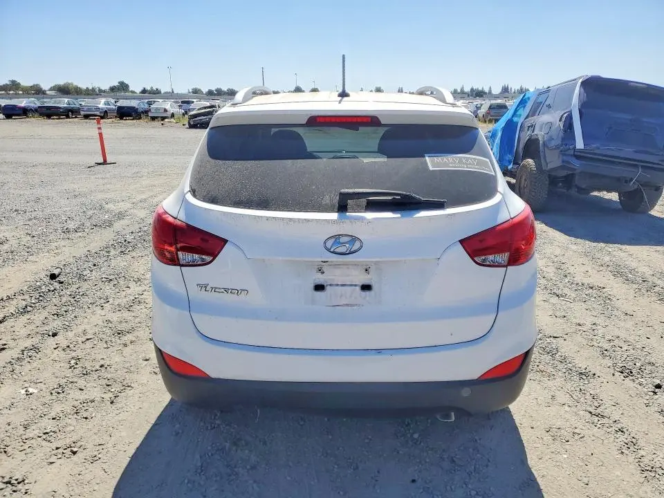 2015 HYUNDAI TUCSON SE  