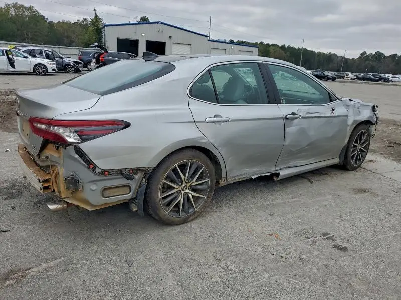 2023 TOYOTA CAMRY XLE  