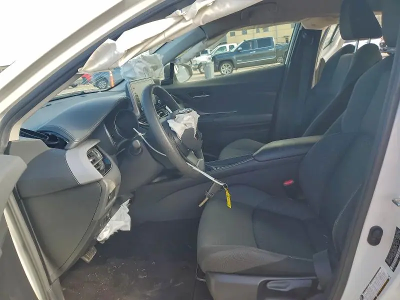 2021 TOYOTA C-HR XLE  