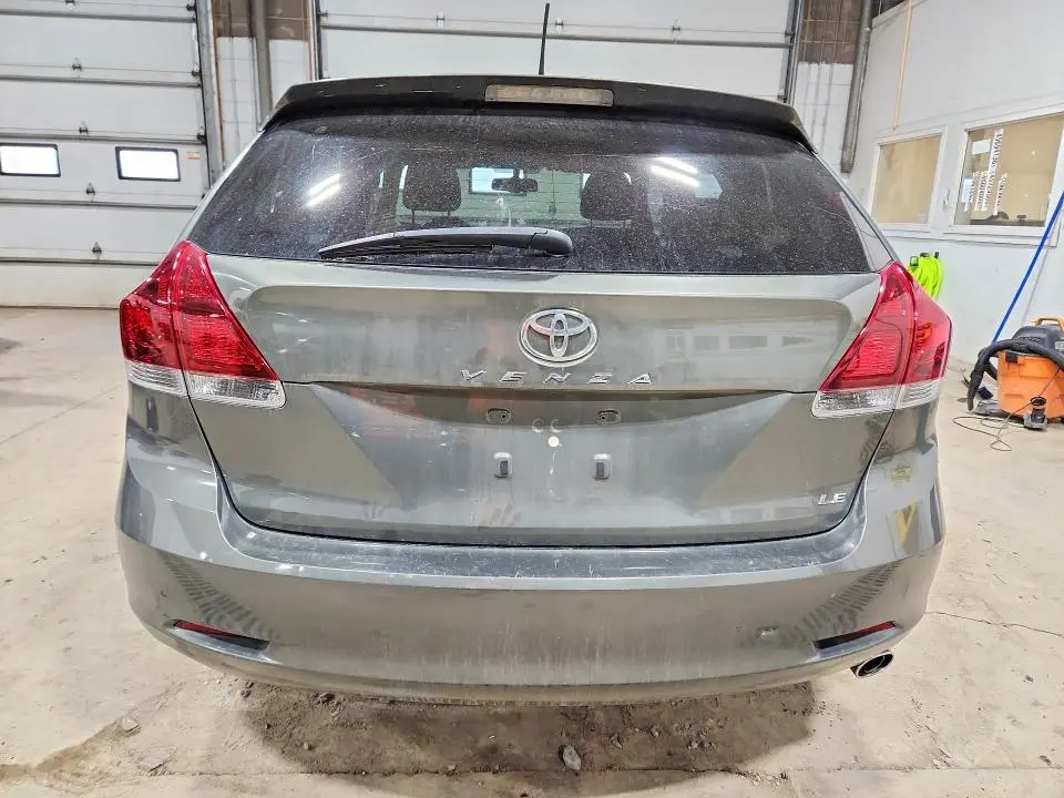 2014 TOYOTA VENZA LE  