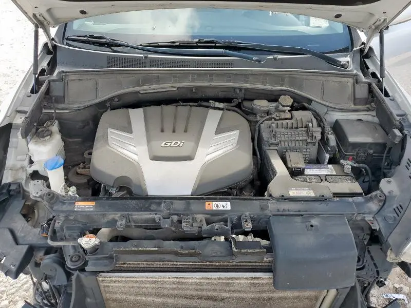 2018 HYUNDAI SANTA FE SE  