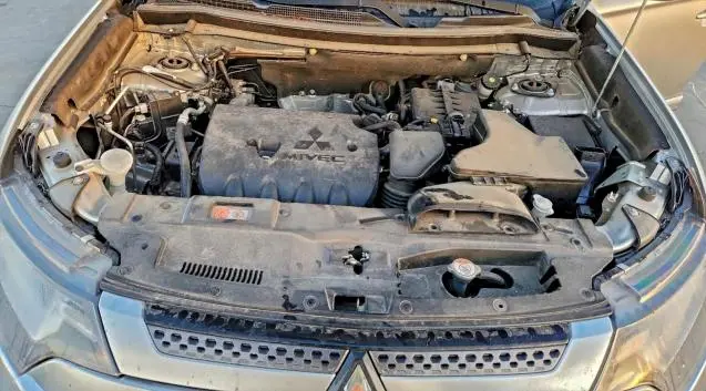 2019 MITSUBISHI OUTLANDER SE  