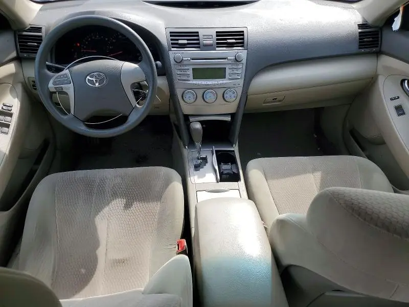 2010 TOYOTA CAMRY LE  