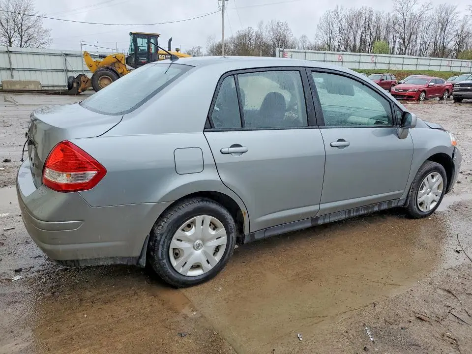 2010 NISSAN VERSA   