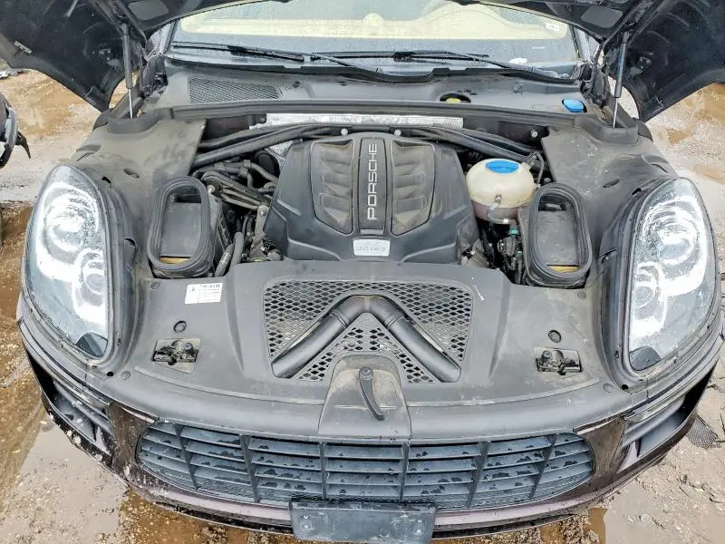 2016 PORSCHE MACAN S  