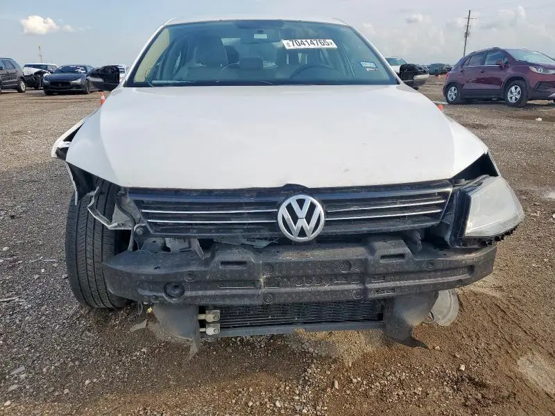 2013 VOLKSWAGEN JETTA SE  