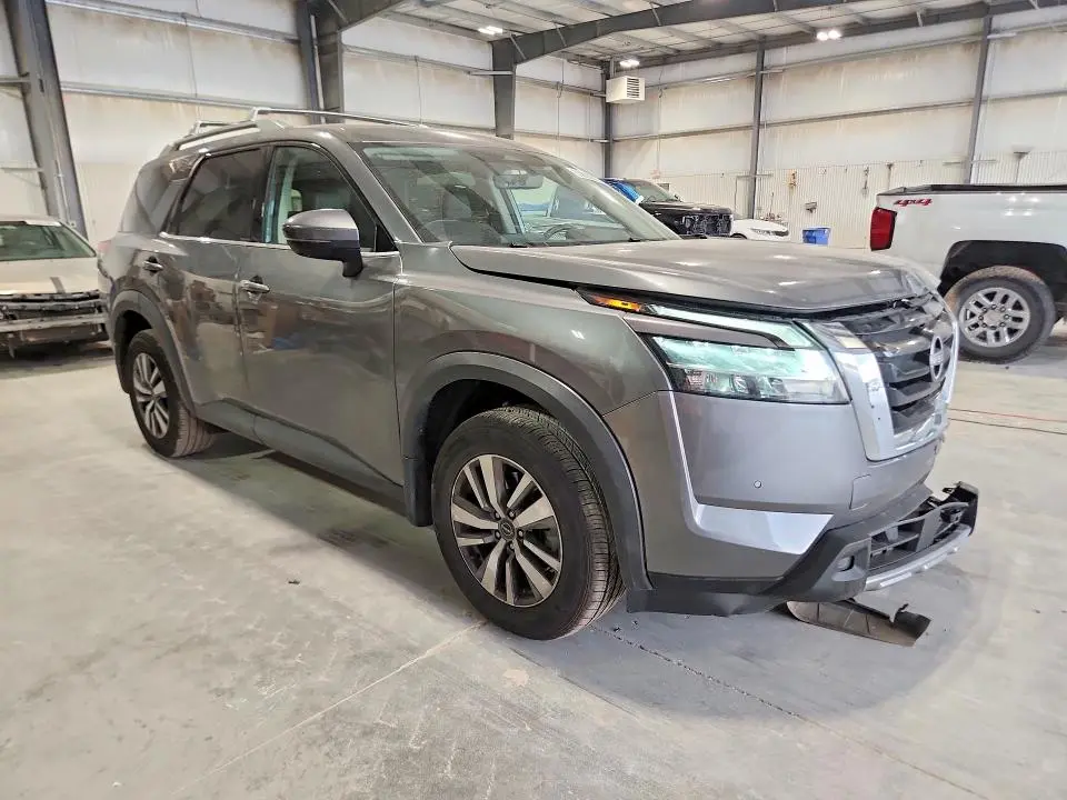 2023 NISSAN PATHFINDER SL  