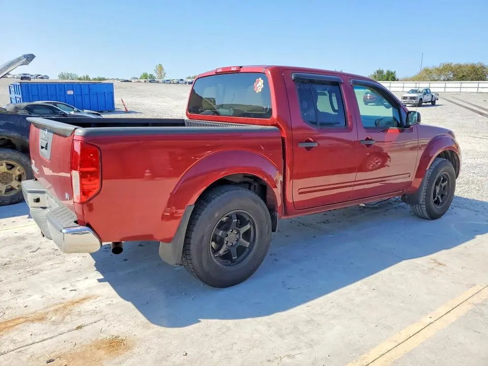 2013 NISSAN FRONTIER S  