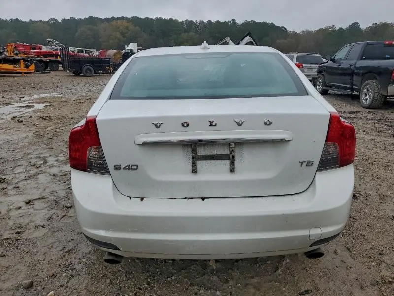 2011 VOLVO S40 T5  