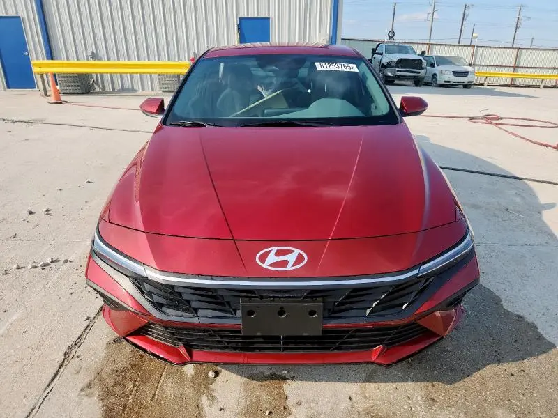 2024 HYUNDAI ELANTRA SE  