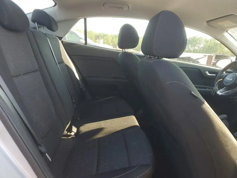 2022 KIA RIO S  