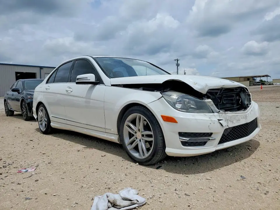 2014 MERCEDES-BENZ C 250  