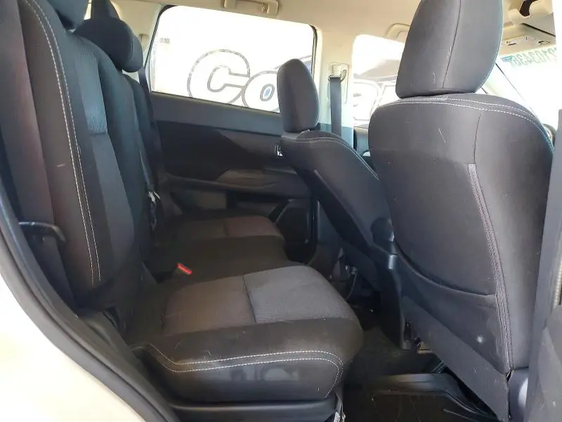 2016 MITSUBISHI OUTLANDER SE  