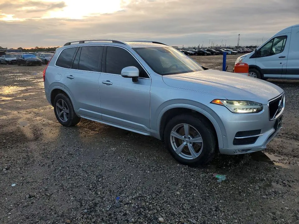 2017 VOLVO XC90 T5  