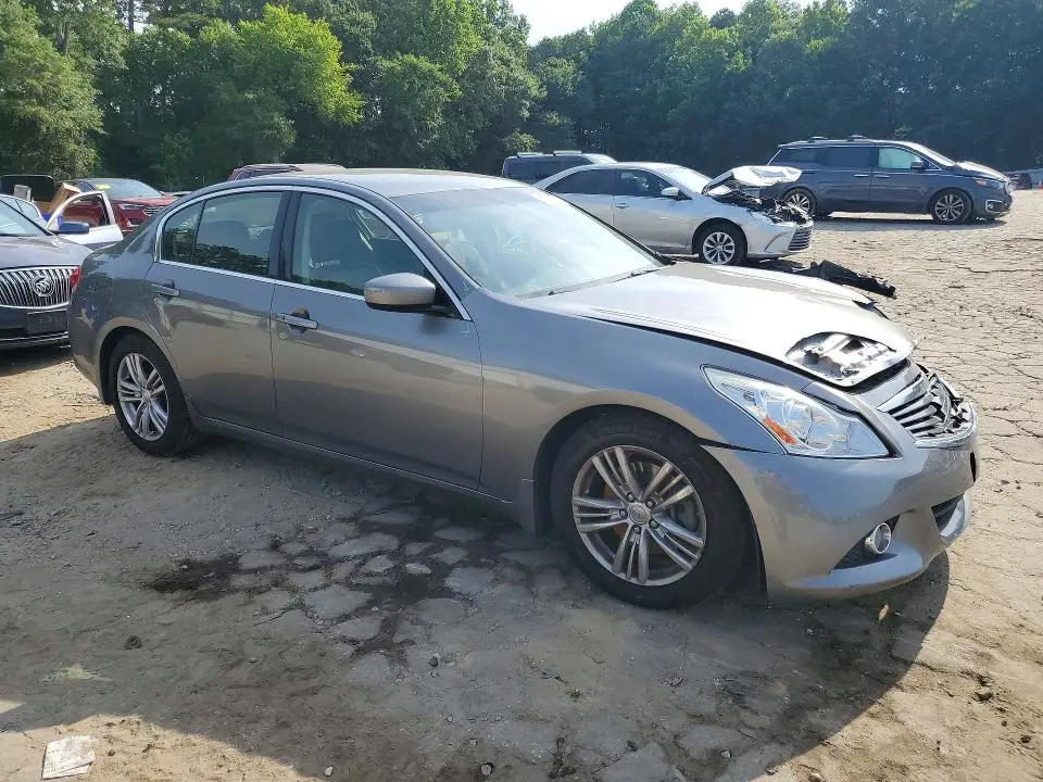 2015 INFINITI Q40 BASE  