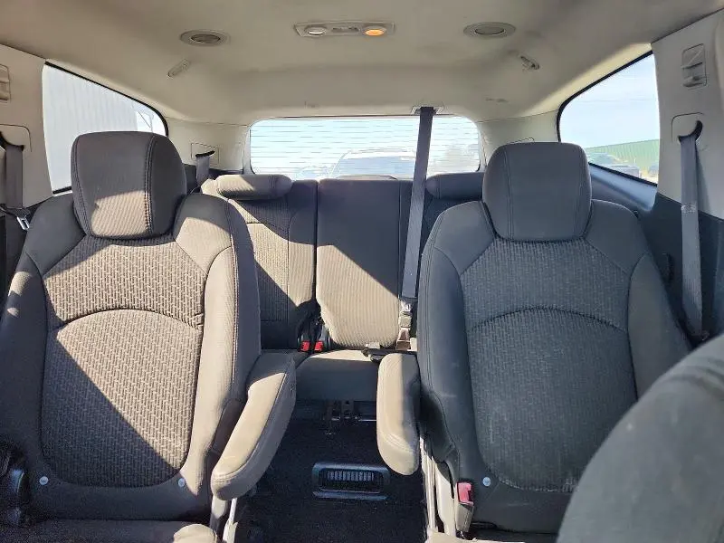 2010 CHEVROLET TRAVERSE LT  