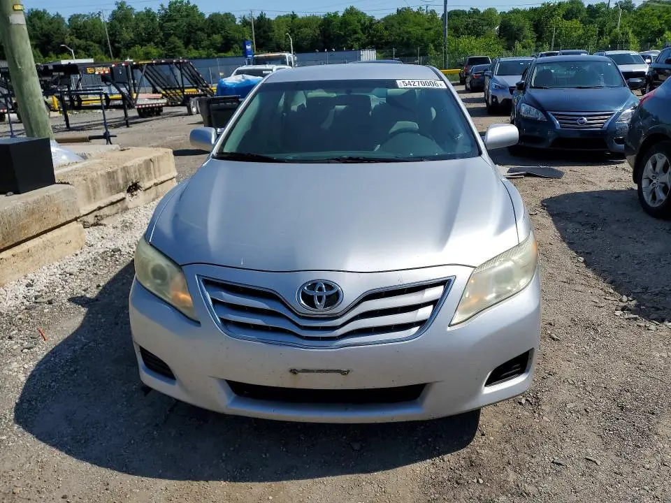 2010 TOYOTA CAMRY LE V6  