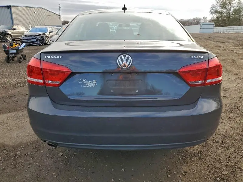 2015 VOLKSWAGEN PASSAT SE  