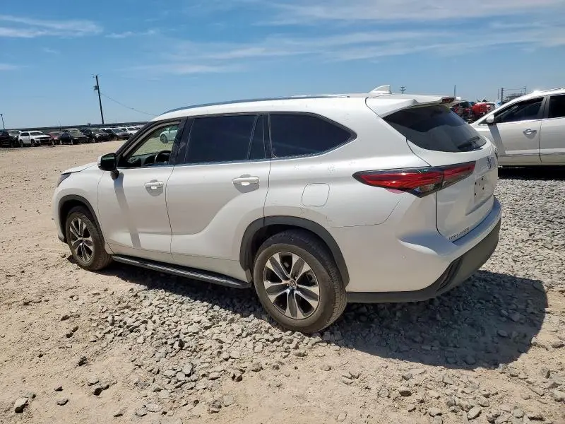 2020 TOYOTA HIGHLANDER XLE  