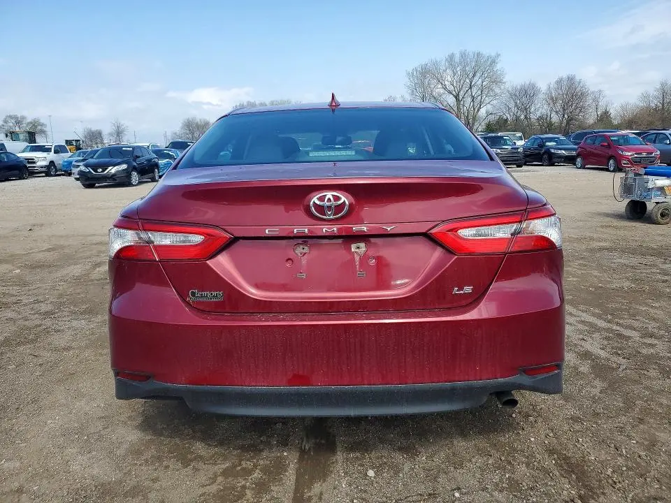 2018 TOYOTA CAMRY LE  