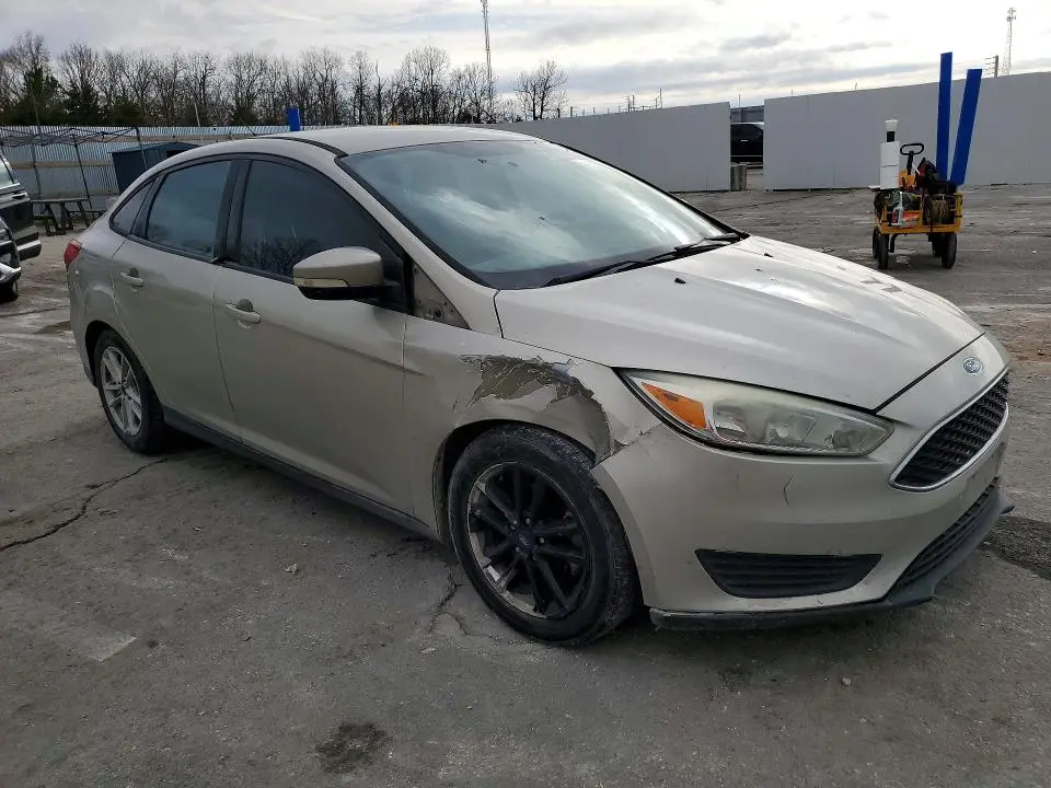 2015 FORD FOCUS SE  