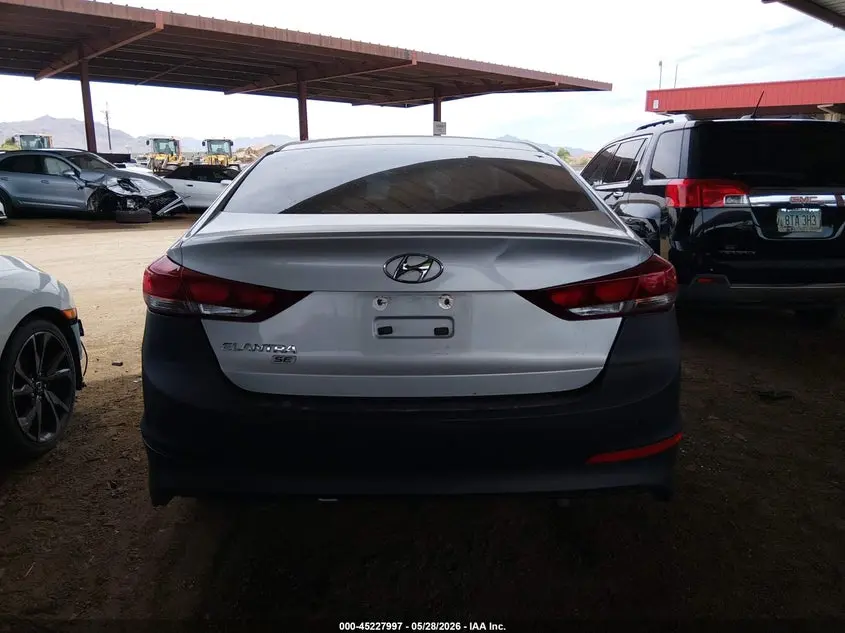 2018 HYUNDAI ELANTRA SE
