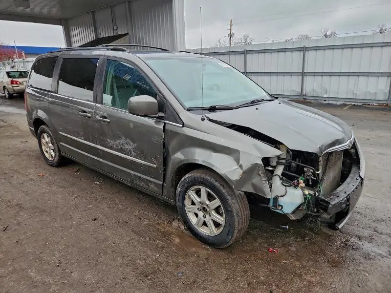 2010 CHRYSLER TOWN & COUNTRY TOURING  