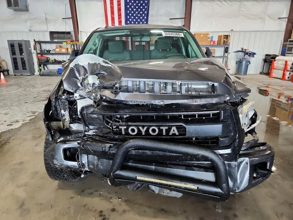 2017 TOYOTA TUNDRA SR5  