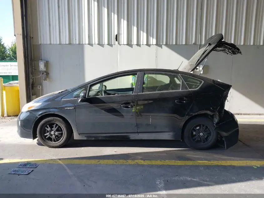 2014 TOYOTA PRIUS FOUR