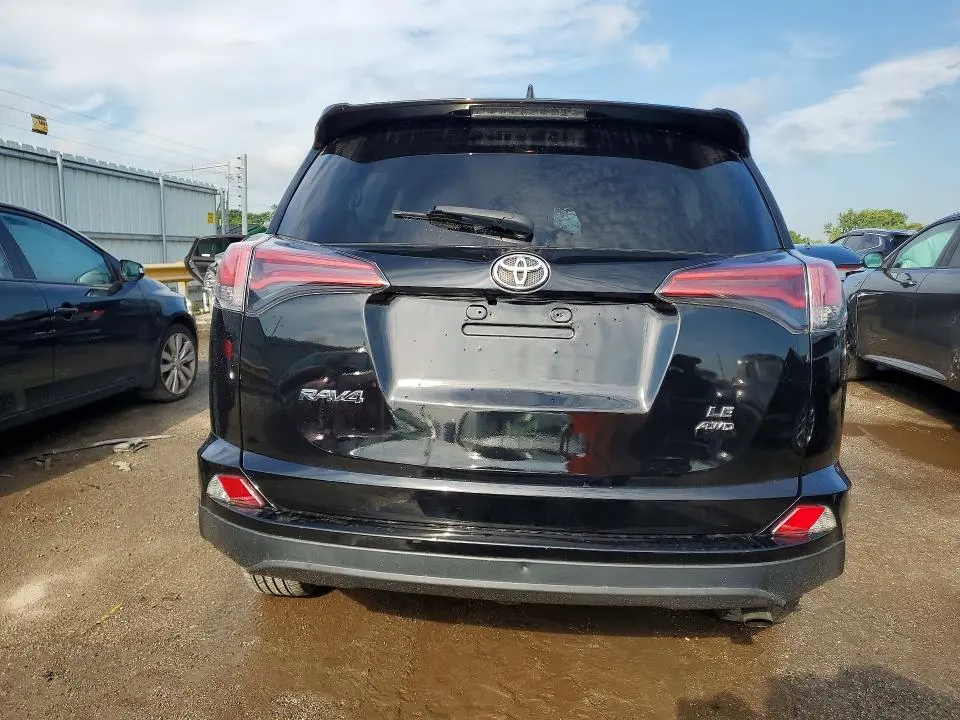 2018 TOYOTA RAV4 LE  
