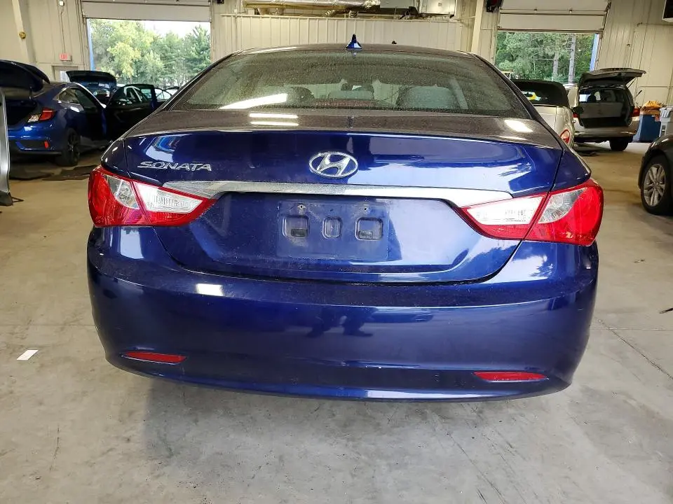 2012 HYUNDAI SONATA GLS  