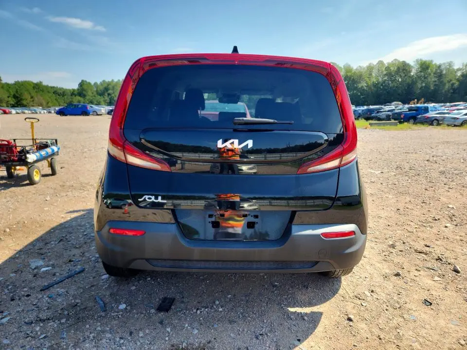 2022 KIA SOUL LX  