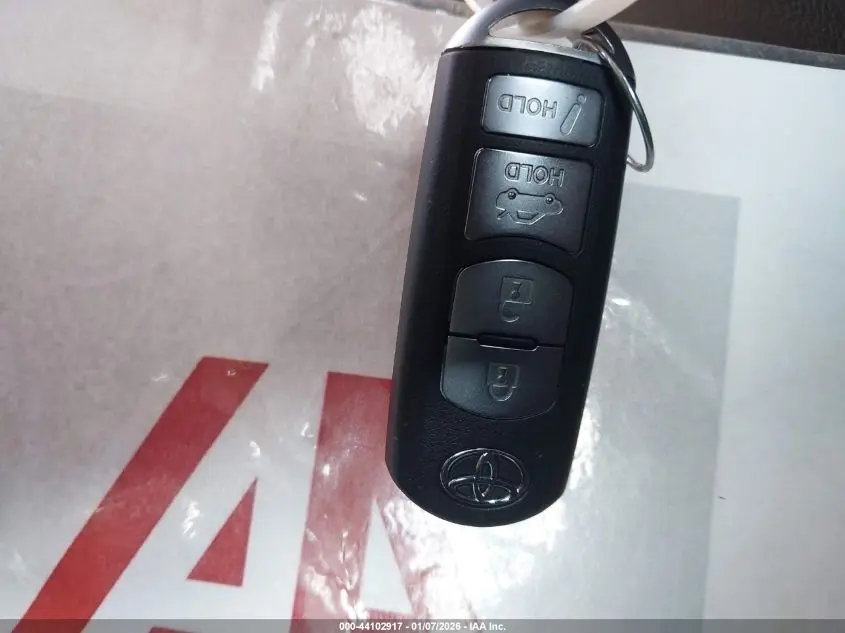 2019 TOYOTA YARIS LE