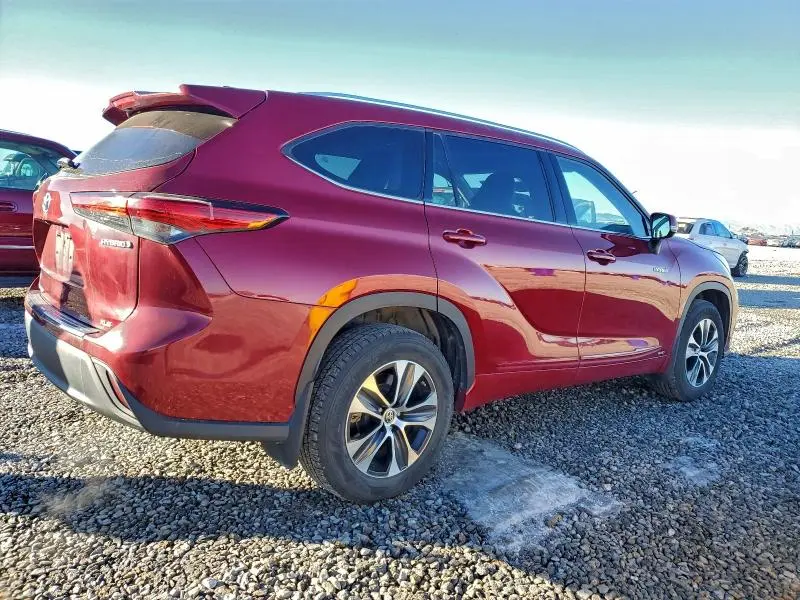 2021 TOYOTA HIGHLANDER HYBRID XLE  