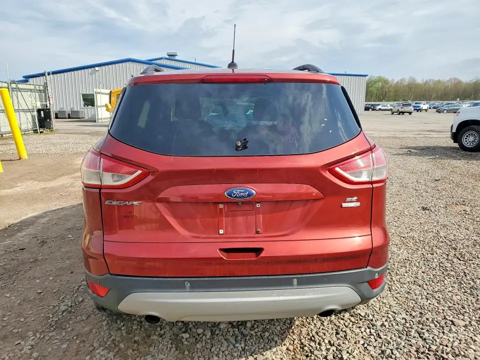 2015 FORD ESCAPE SE  