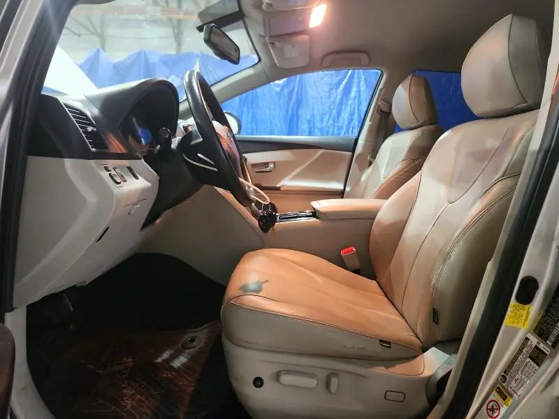 2012 TOYOTA VENZA LE  