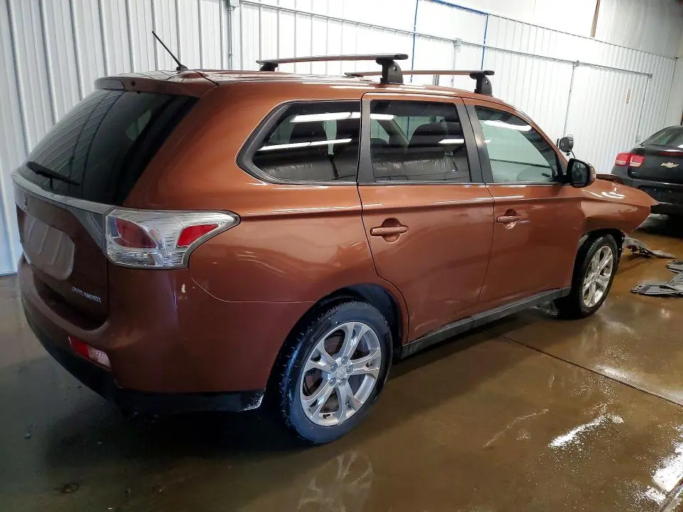 2014 MITSUBISHI OUTLANDER SE  